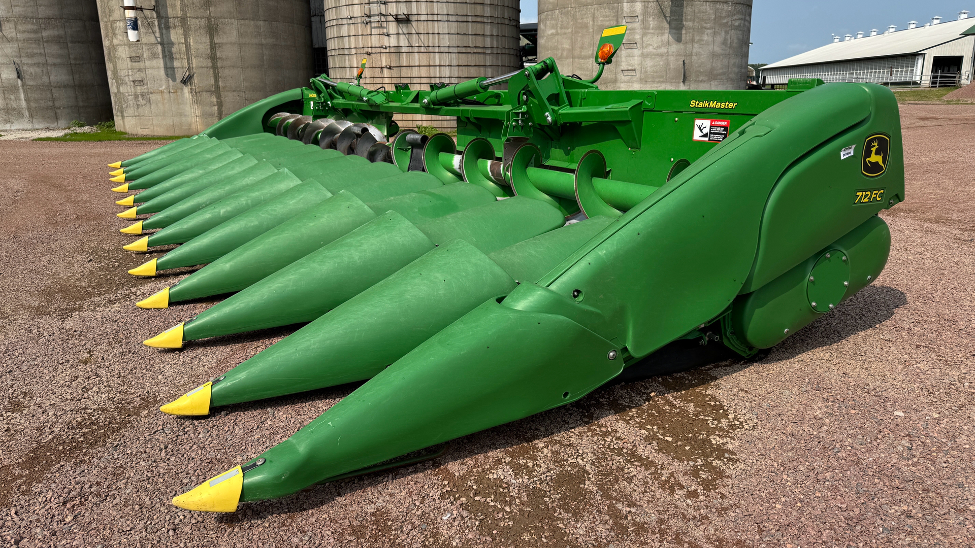 2016 John Deere 1775NT